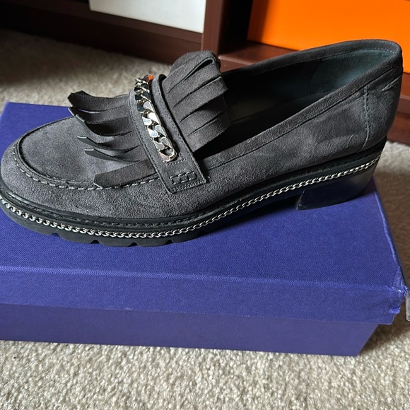 Stuart weitzman loafer - only worn once!! Size 9.0 - Picture 1 of 7